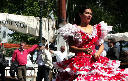 Spaanse gogo danseressen